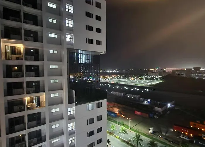1407 Tower 1 Shore 2 Hotel Manila