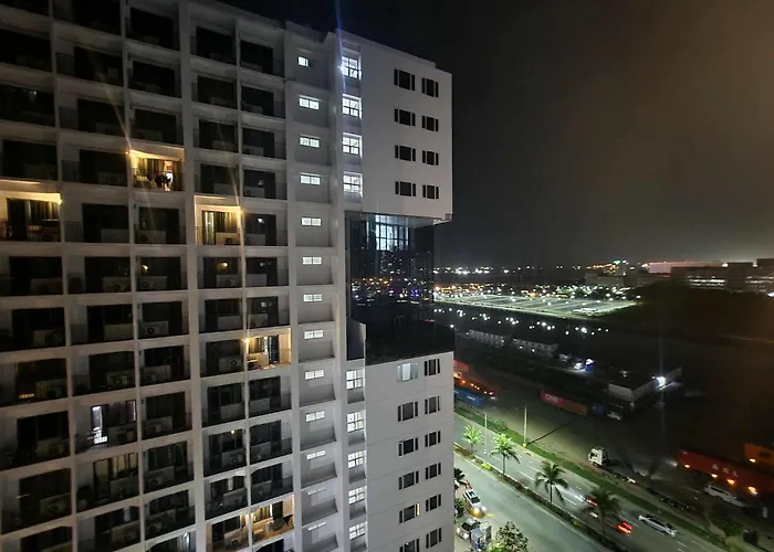 1407 Tower 1 Shore 2 Hotel Manila