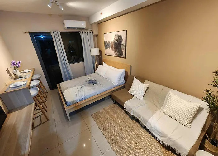 1407 Tower 1 Shore 2 Hotel